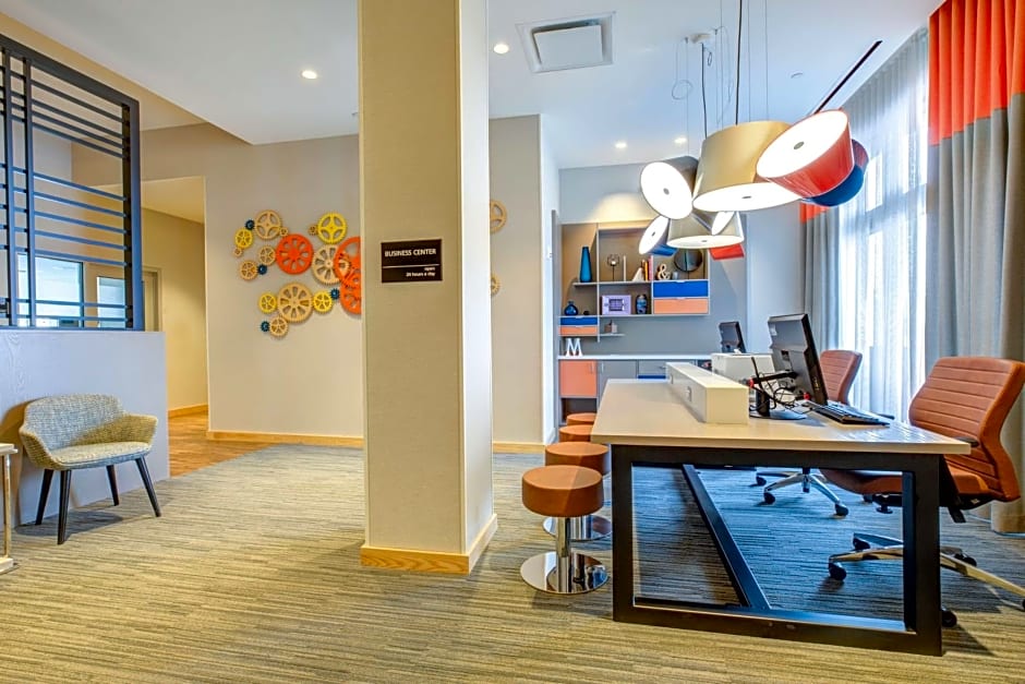 Hampton Inn By Hilton & Suites Boston-Waltham