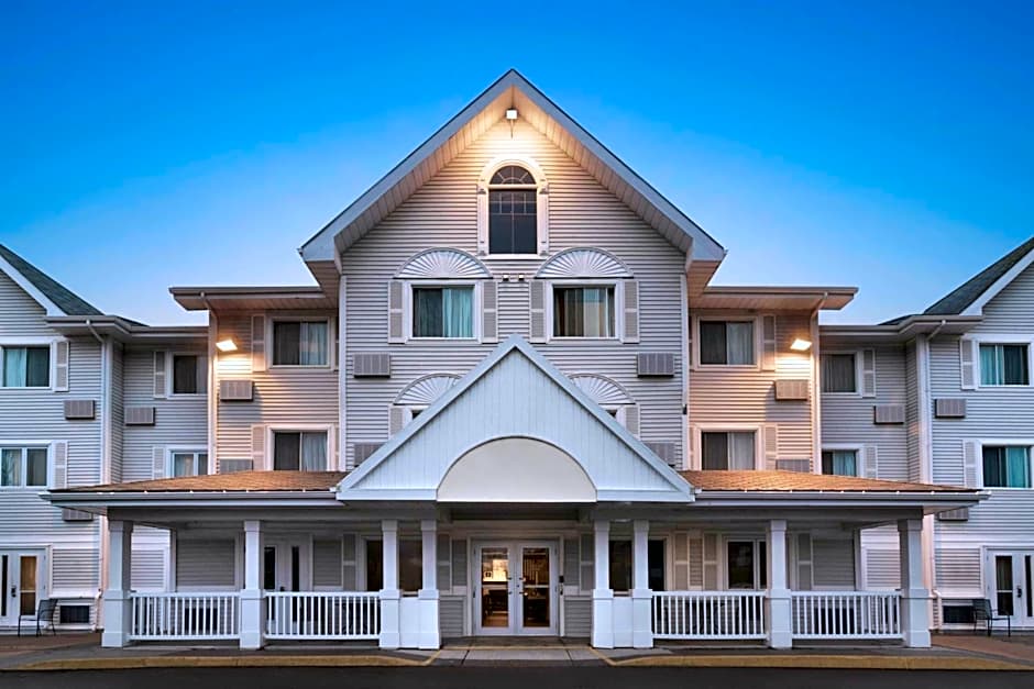 Travelodge Suites by Wyndham Moncton