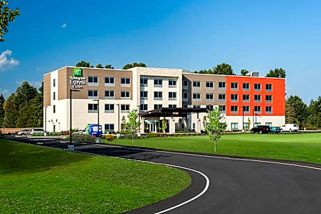 Holiday Inn Express Queensbury - Lake George Area By IHG