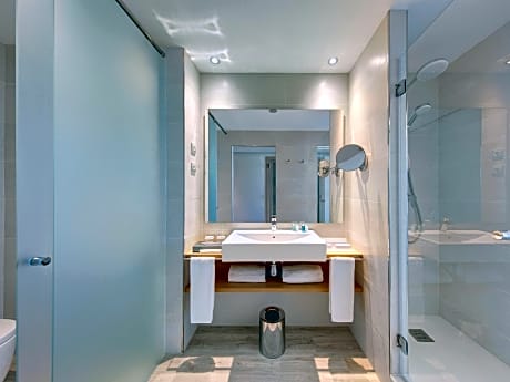 Triple Room (Make it Happen with Extra Bed) (1 Double Bed)