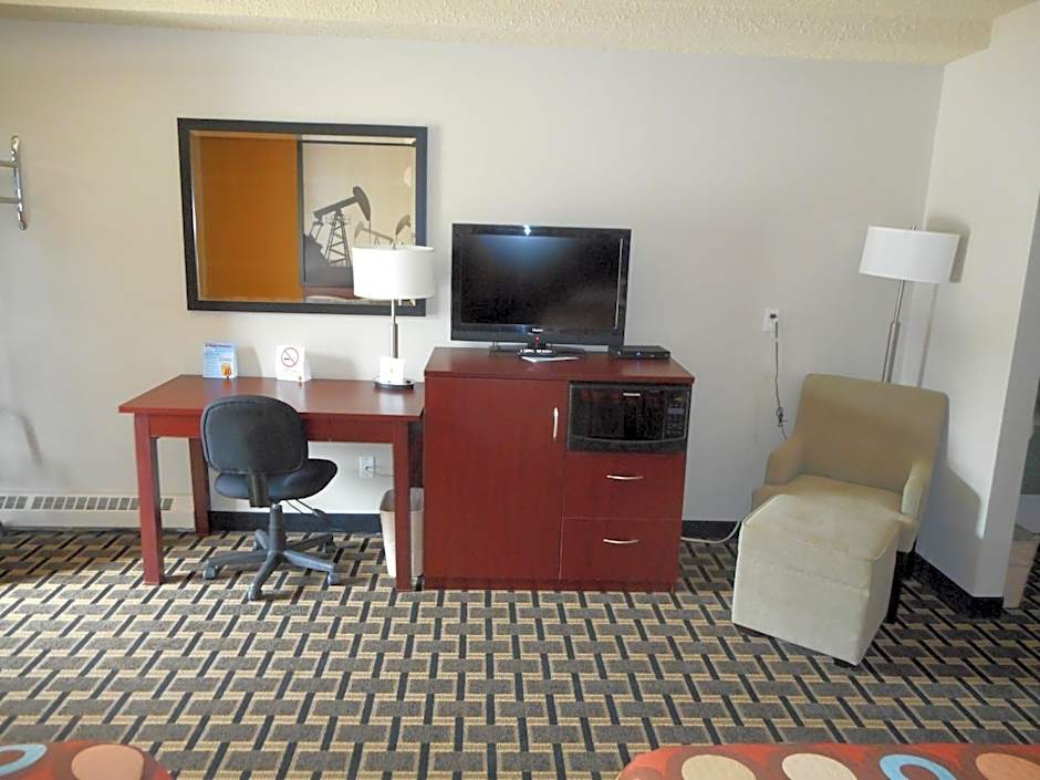 Super 8 by Wyndham Fox Creek