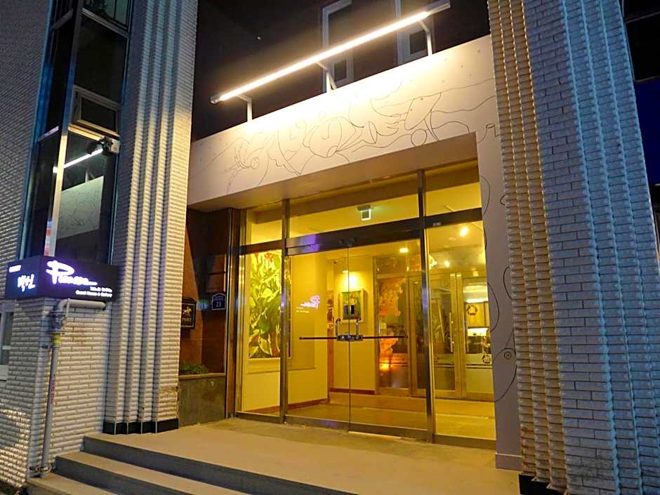 Gallery Family Hotel