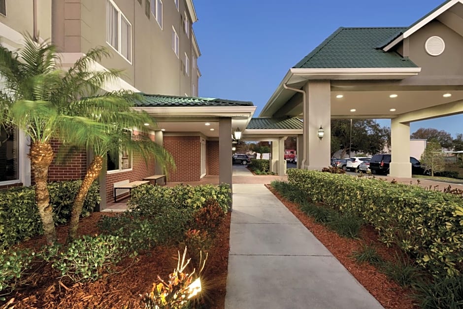 Country Inn & Suites by Radisson, St. Petersburg - Clearwater, FL