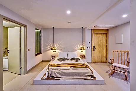 Suite with Garden View