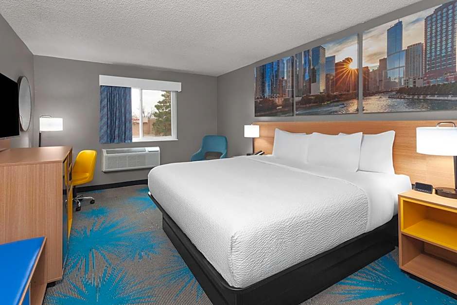 Days Inn by Wyndham Waukegan