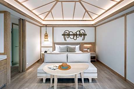 Deluxe Garden Villa 1 King