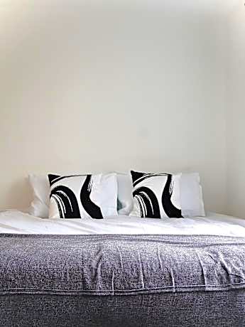 Alban Suites