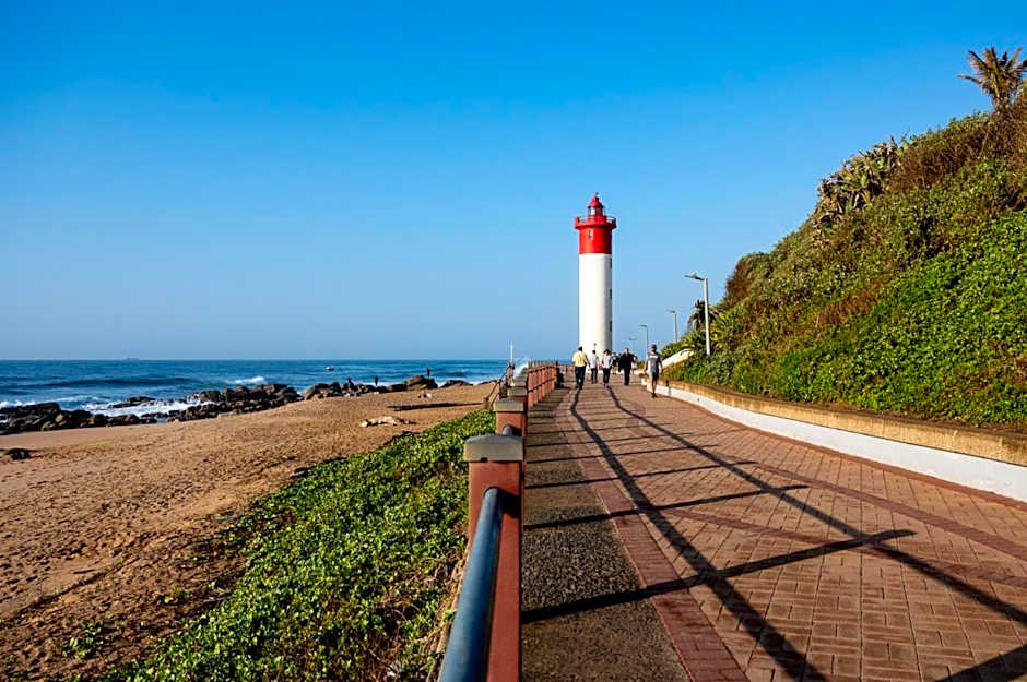 Luxury Bellagio 302 with Sea Views and Inverter