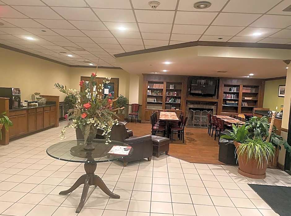 Econo Lodge Inn & Suites