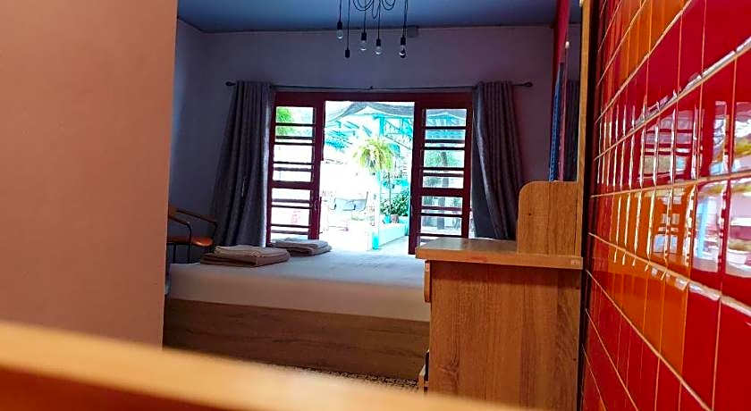 Super Hostel