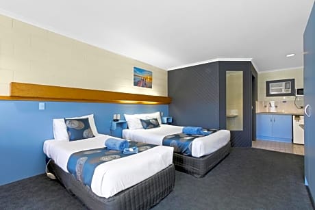 Deluxe Double or Twin Suite - Disability Access