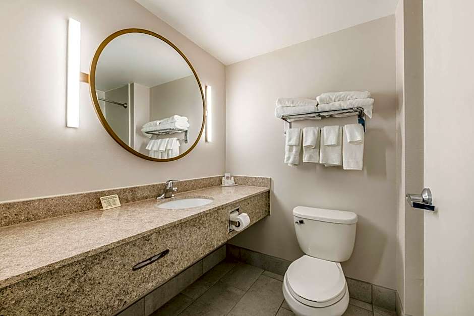 Fairfield by Marriott Inn & Suites Greensboro Coliseum Area