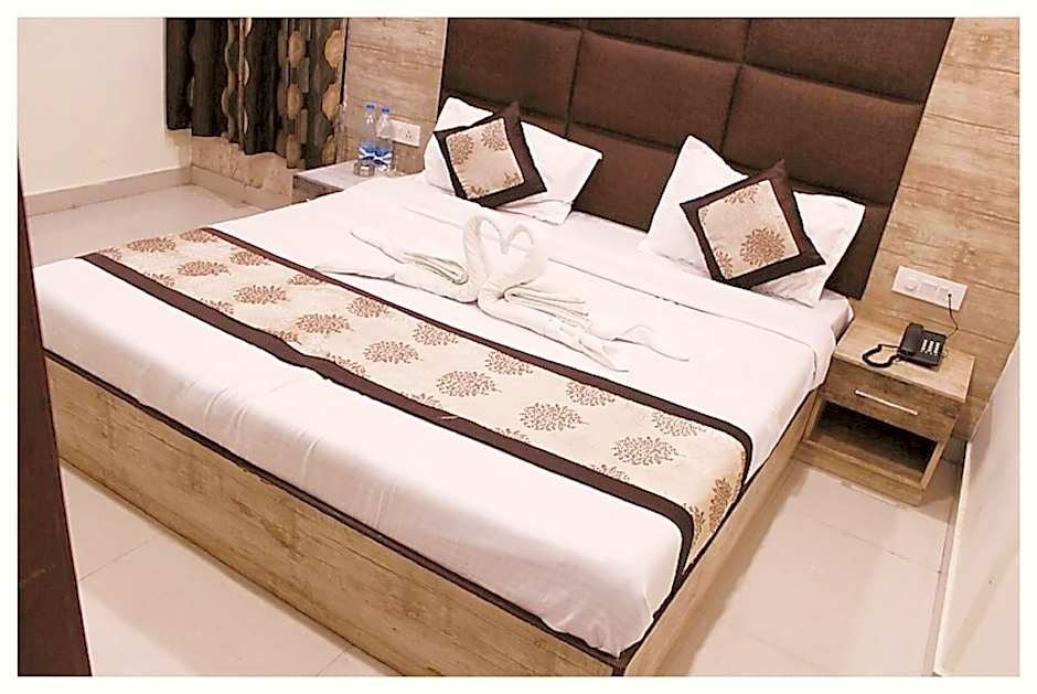 Goroomgo Shree Krishna Hotels Amritsar