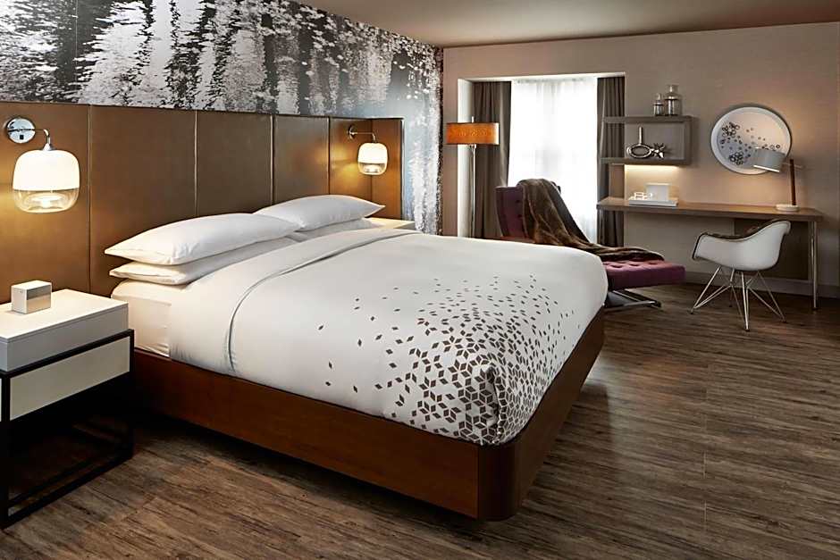 The Del Monte Lodge Renaissance by Marriott Rochester Hotel & Spa