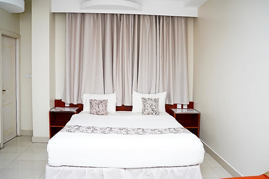 Palette Muscat Al Bayrahaa