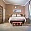 Caracal Lodge