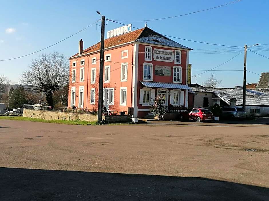 HOTEL DE LA GARE " Chez Hervé et Manu "