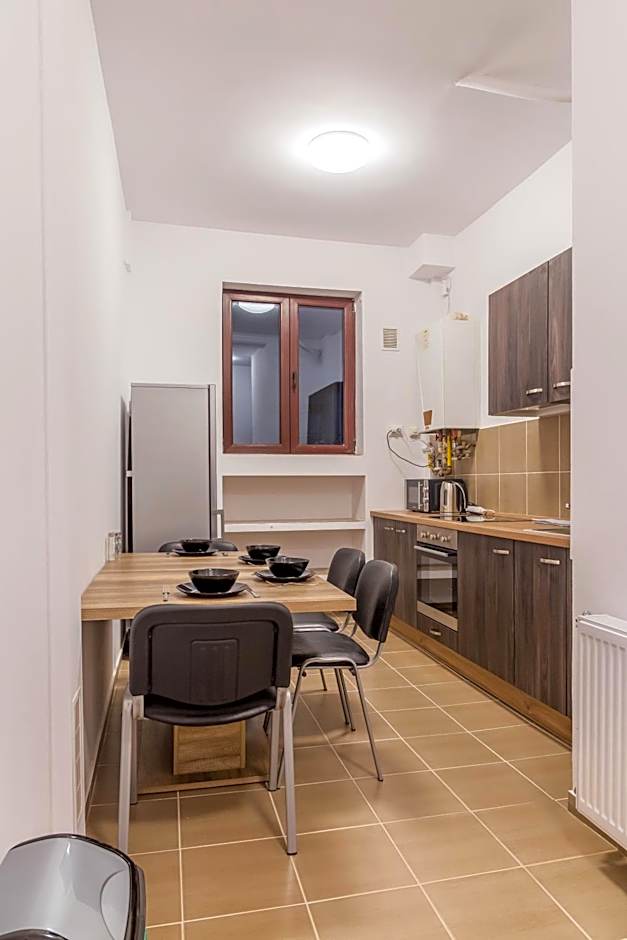 CHÂTEAU: Upscale Suites in Bucharest's Historical Center!