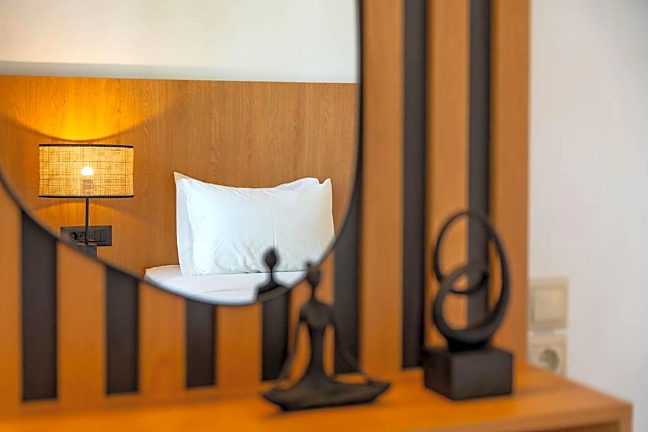 Socrates Hotel & Villas Malia Beach