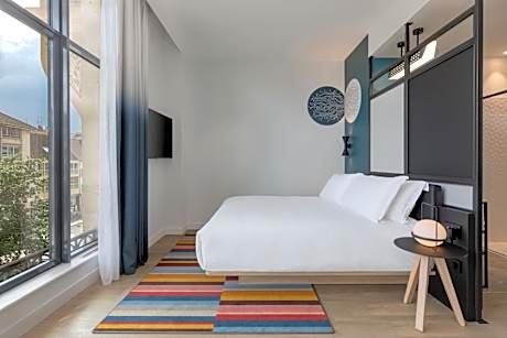 Aloft King Suite with Sofa Bed and City View - access to the SPA included