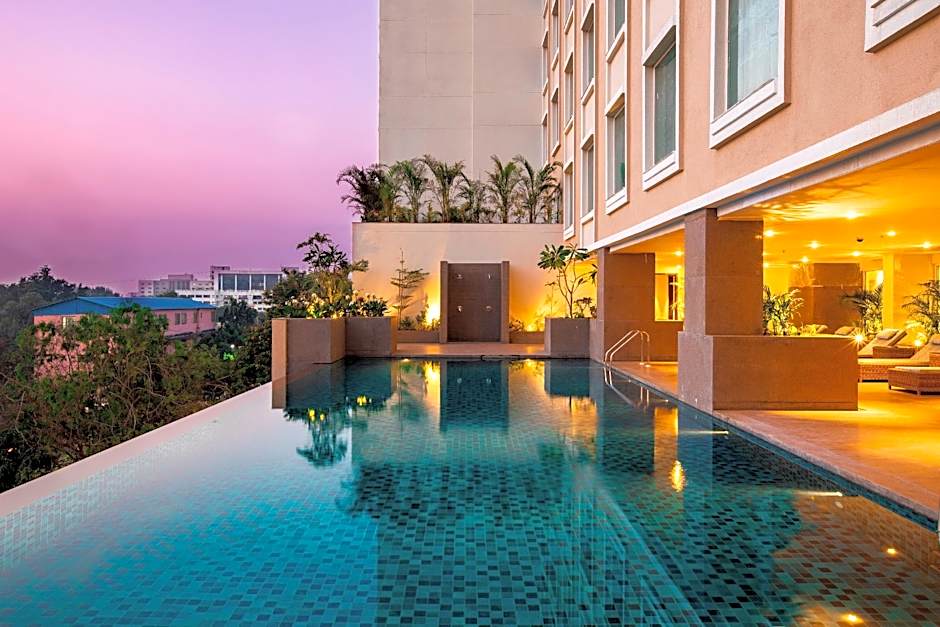 Lemon Tree Premier City Center Pune