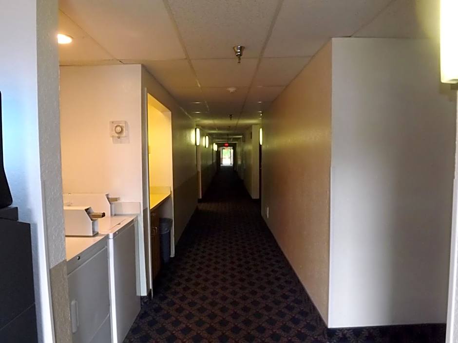 Super 8 by Wyndham Sidney NY