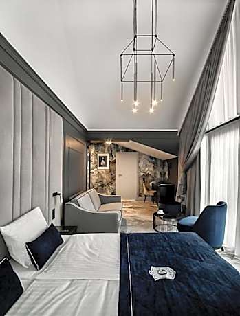 Apartment with Shower