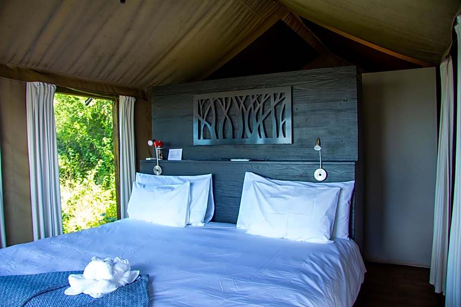 Ndhula Luxury Tented Lodge