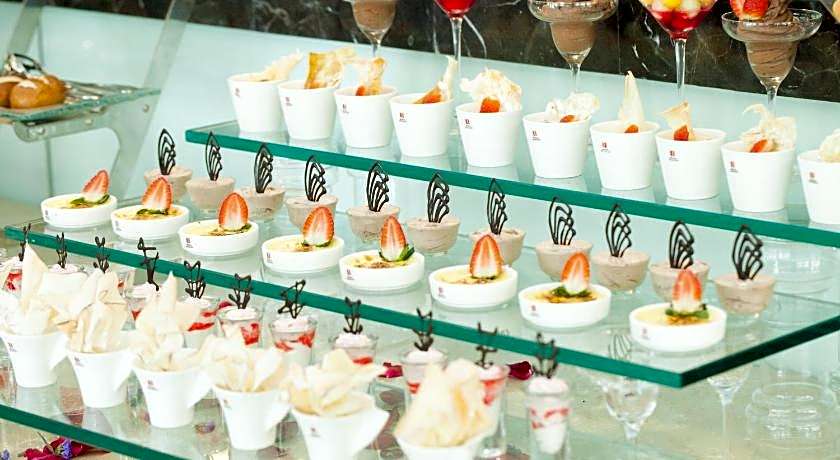 Hotel Royale Signature