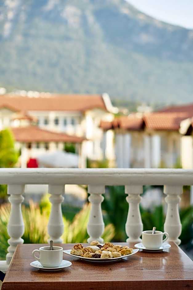 Larimar Suite Hotel