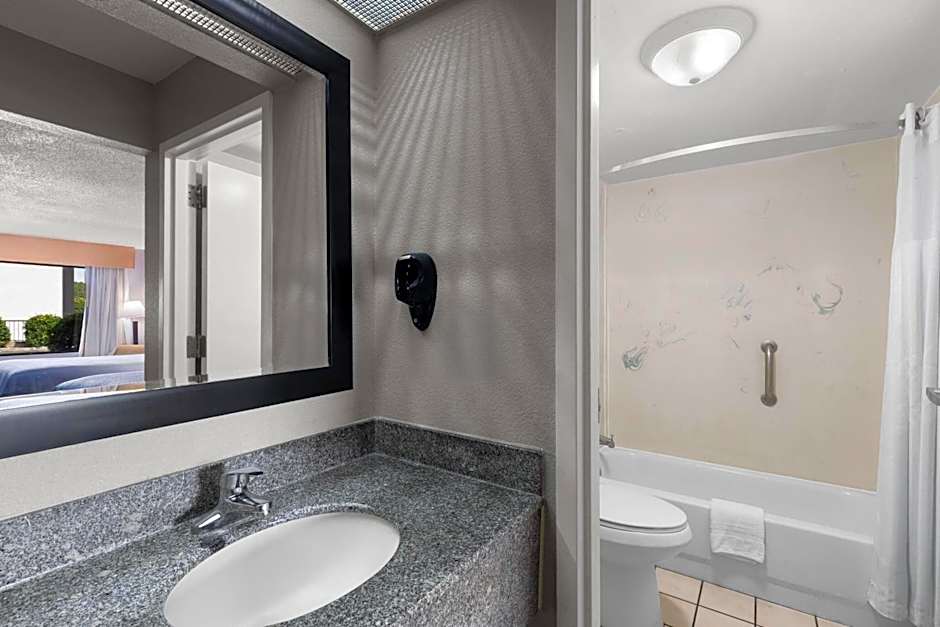 Super 8 by Wyndham Bulls Gap Greeneville Area