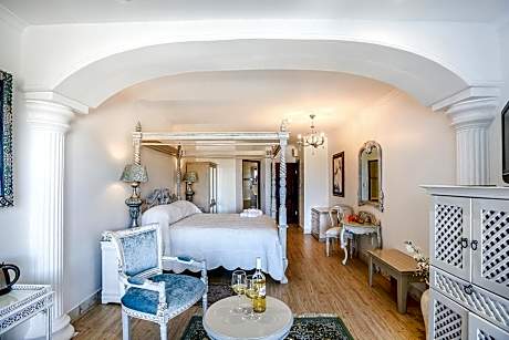 Honeymoon Suite with Partial Sea View