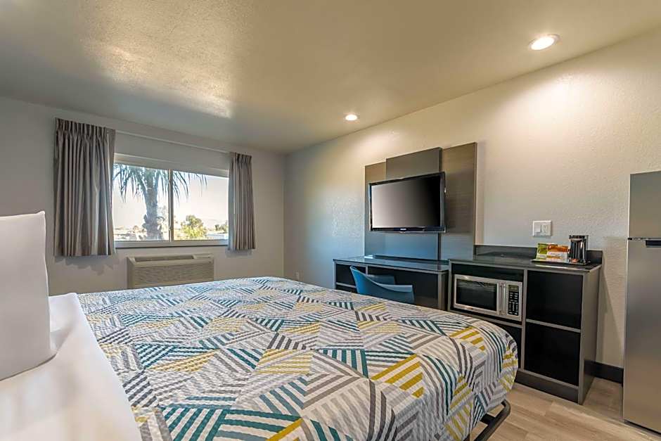 Studio 6 Suites Perris, CA