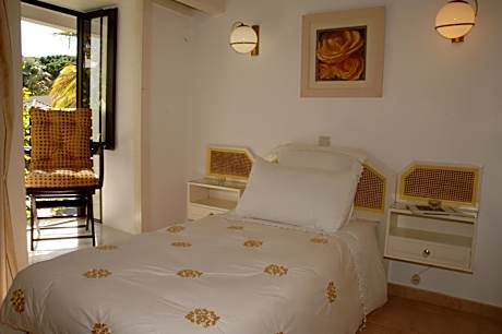 Deluxe Two-Bedroom Villa Pool View ( 6 People)