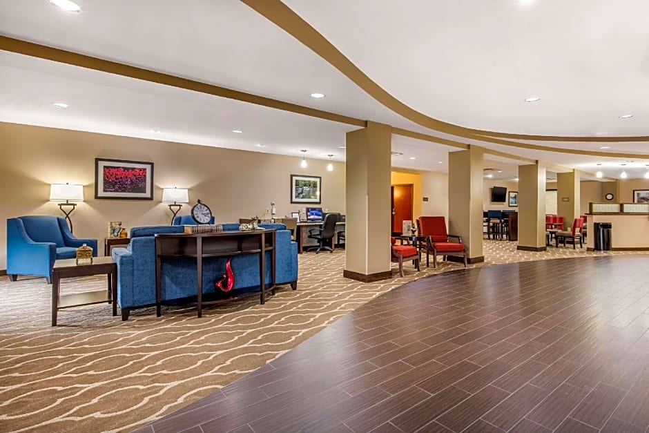 Comfort Suites Manchester near Arnold AFB