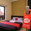 RedDoorz at Hotel Rich Parepare near Pantai Mattirotasi