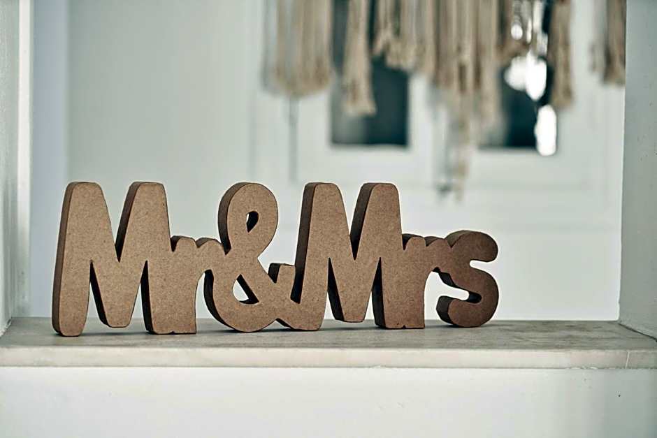 Mr and Mrs White Tinos