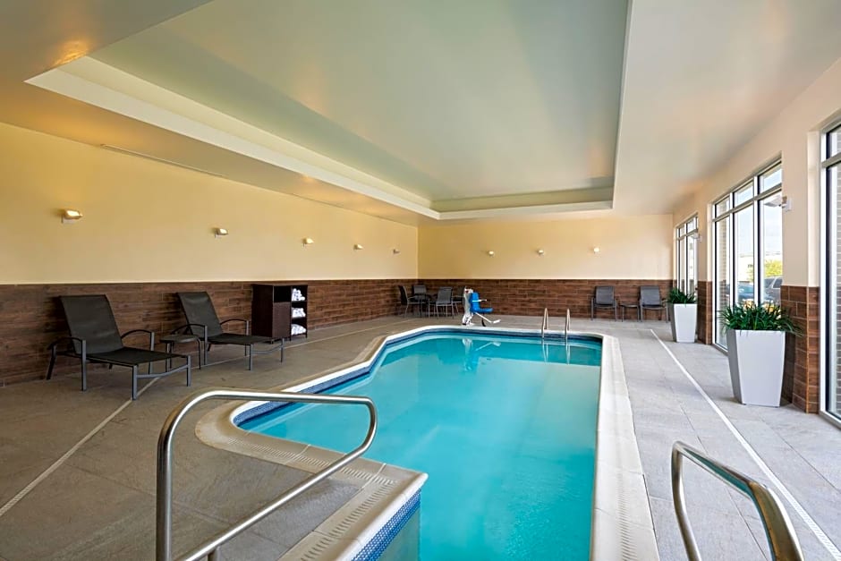 Fairfield Inn & Suites by Marriott Lincoln Airport