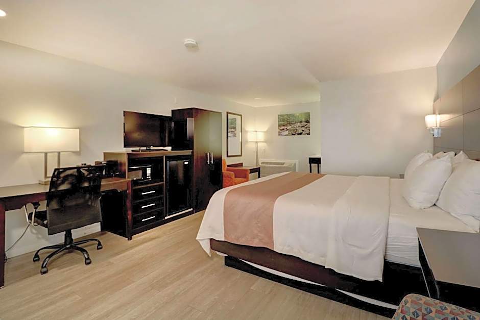 Quality Inn & Suites Lincoln I-93