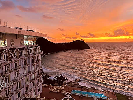 KHÁCH SẠN NAM DU PALACE