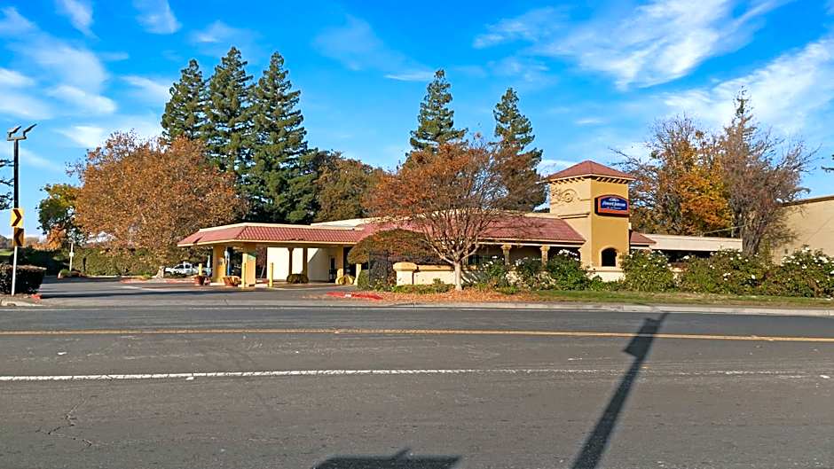 Howard Johnson by Wyndham Sacramento Downtown