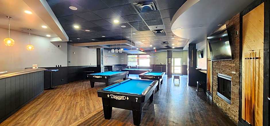 Merit Hotel & Suites