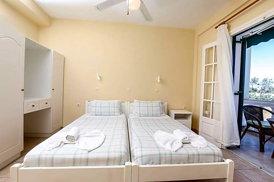 The Mayflower Studios & Apartments