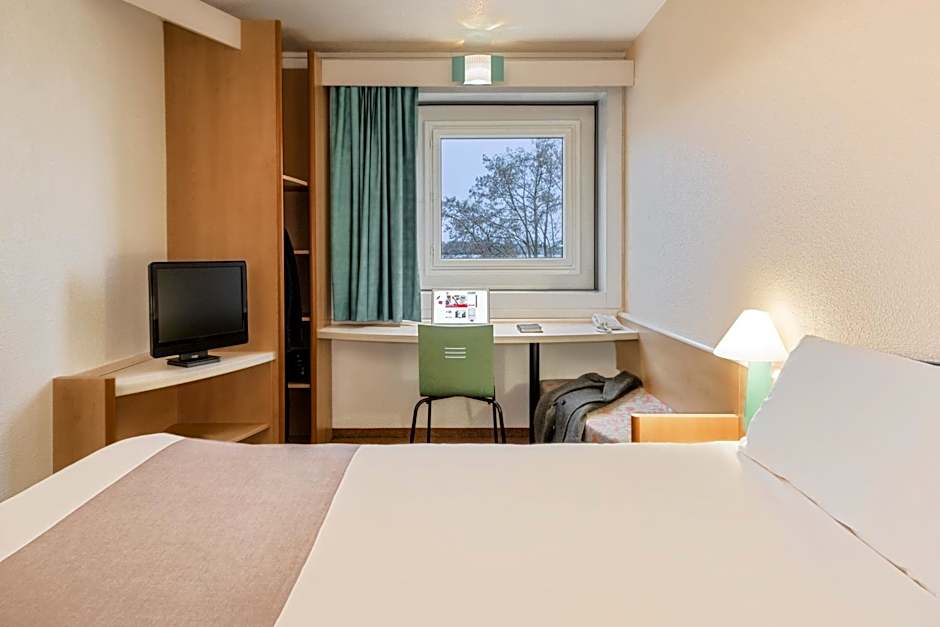 ibis Paris Pantin Eglise