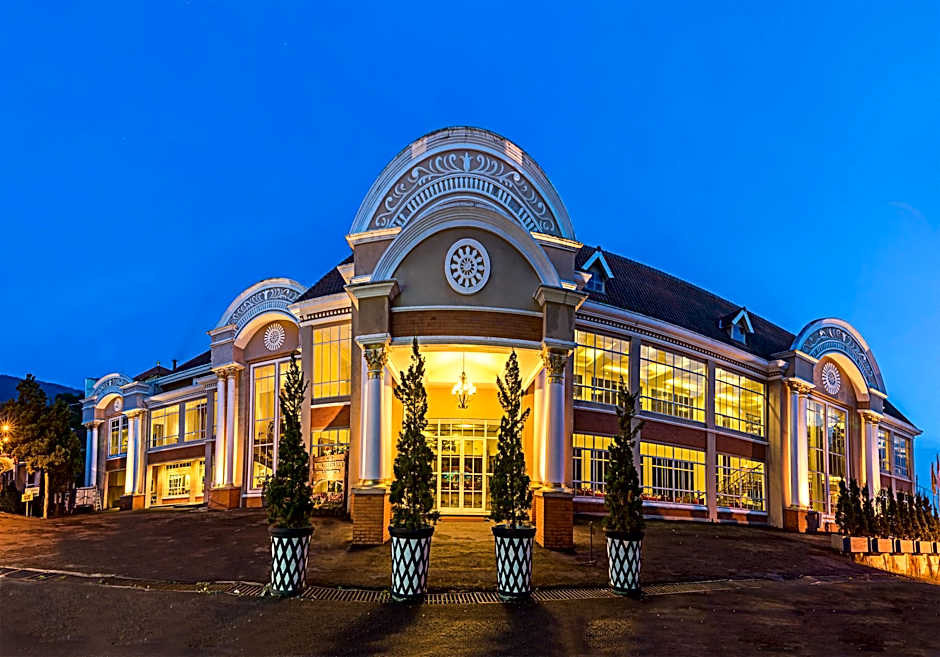 Royal Hotel and Convention Tretes