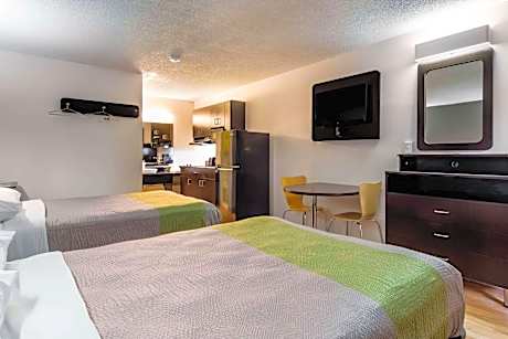 Deluxe Quadruple Room - Non-Smoking