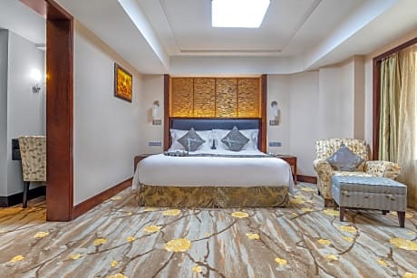 Deluxe Suite 1 King Bed