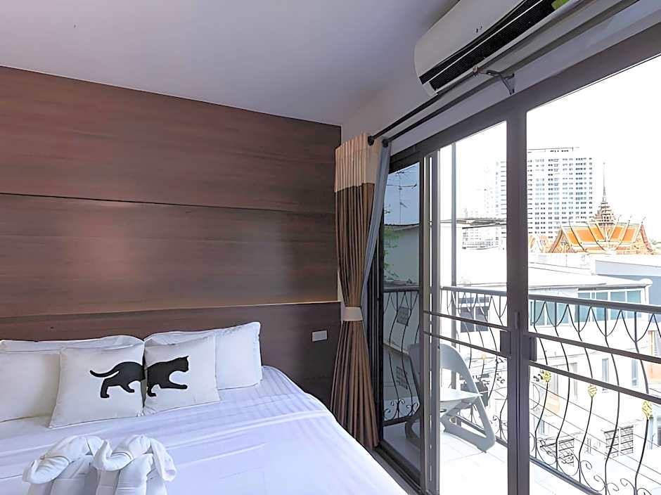 Bed by City Surawong Patpong