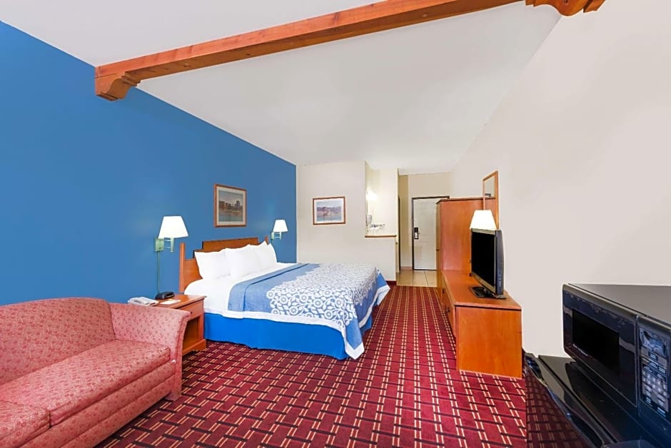 Days Inn & Suites by Wyndham Lordsburg