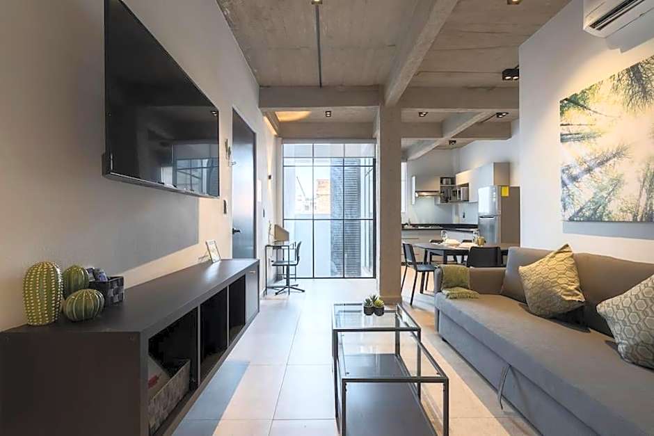 P601 Amazing Rooftop 2Bdrm 2bath Apt AC